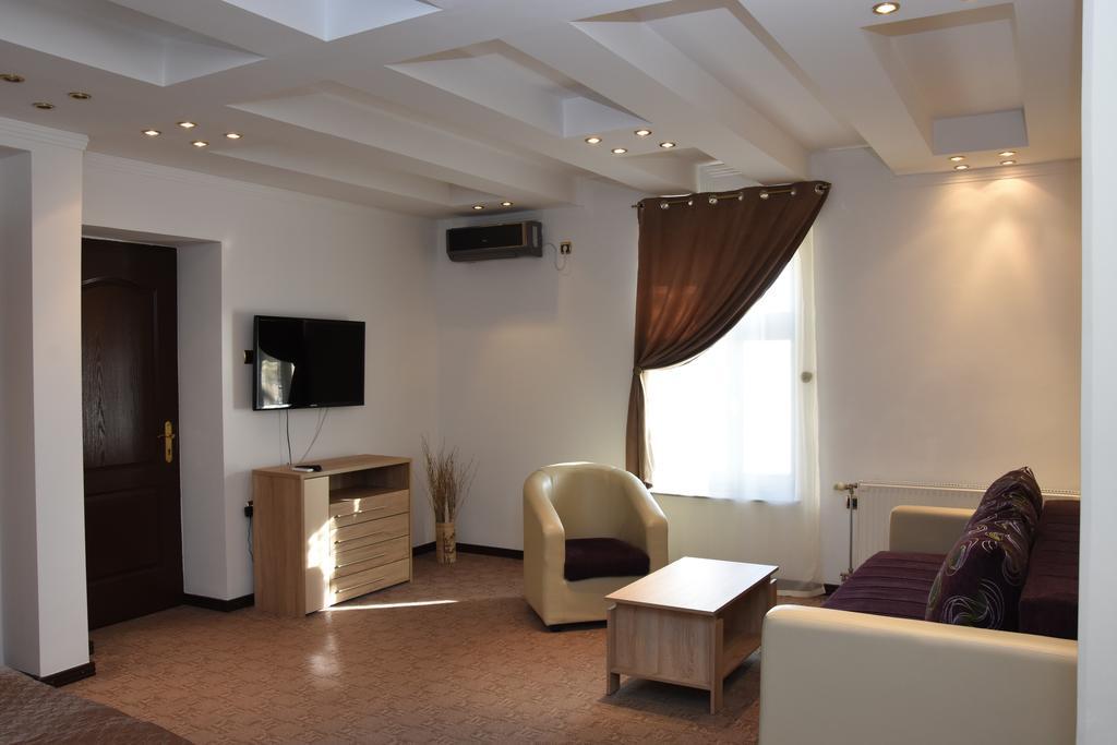 Guest House Vila Lujza Palić Buitenkant foto