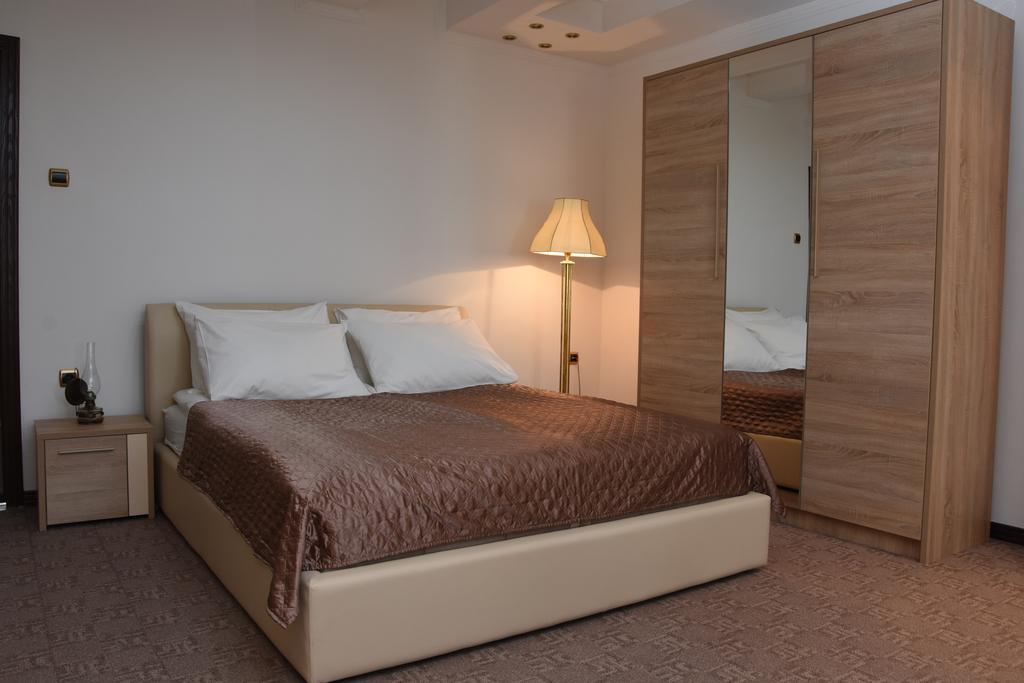 Guest House Vila Lujza Palić Buitenkant foto