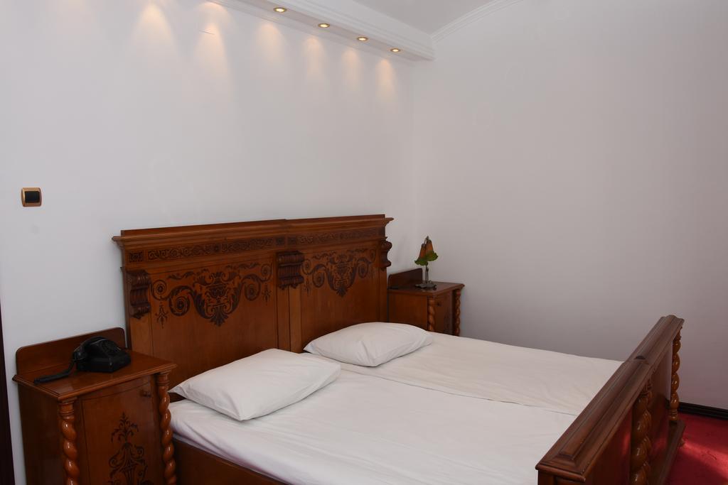 Guest House Vila Lujza Palić Buitenkant foto